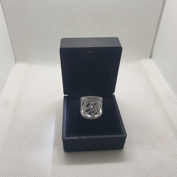 anel em ouro de 18 k 2